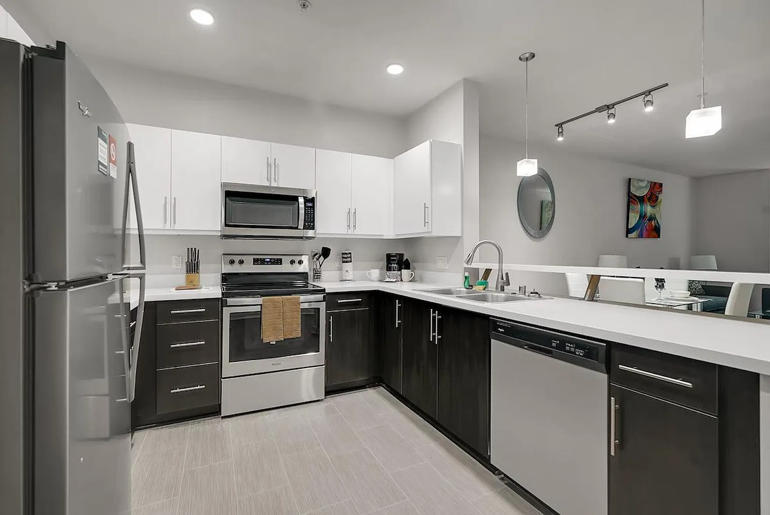 1 bed, 1.0 bath, 968 sqft, $6,750 — Photo 4