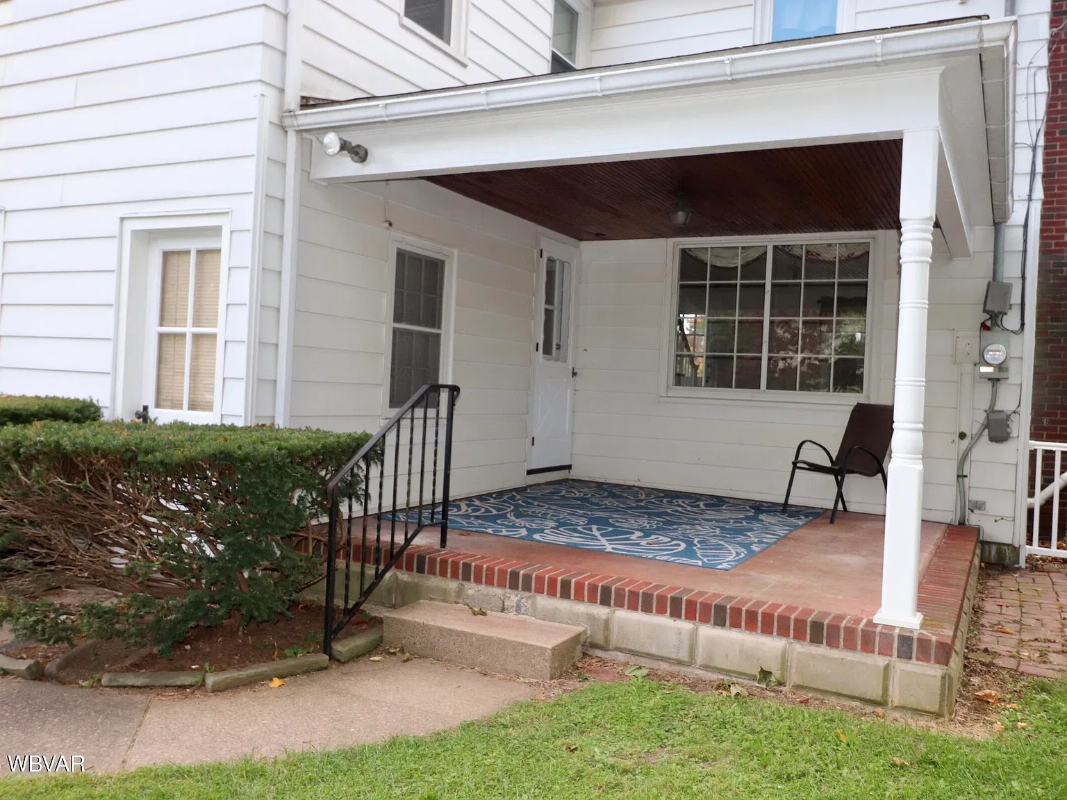 3 bed, 1.0 bath, 1445 sqft, $1,800 — Photo 3