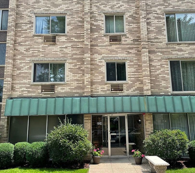 1st image of 224 S Oak Park Ave APT 2C