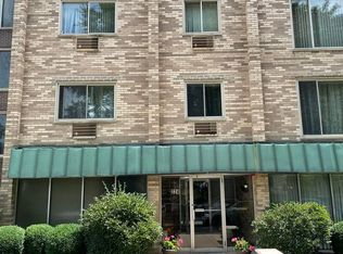 224 S Oak Park Ave APT 2C, Oak Park, IL 60302