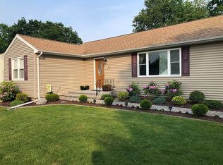 35 Greenfield Dr, Ansonia, CT 06401