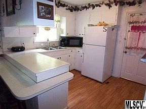 5th image of 902 Hemlock Dr NE
