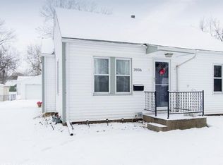 3936 Oxford St, Des Moines, IA 50313