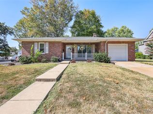 111 N 39th St, Belleville, IL 62226