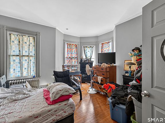 5th image of 36 Williams Street
