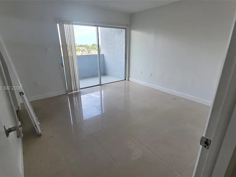 9375 Fontainebleau Blvd #L420 — Photo 2