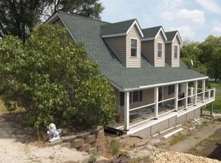 327 N 1st St, Harpers Ferry, IA 52146