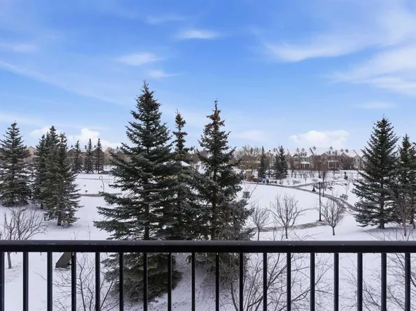 37 E Prestwick Dr SE #305, Calgary, AB T2Z 4Z2