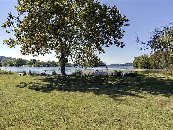 5th image of 390 Edgelake Dr