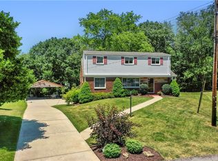 4 Carol Dr, Carnegie, PA 15106