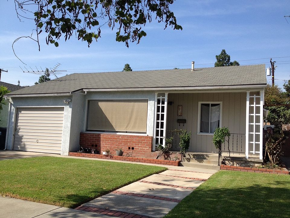 Light and Bright Lakewood Home