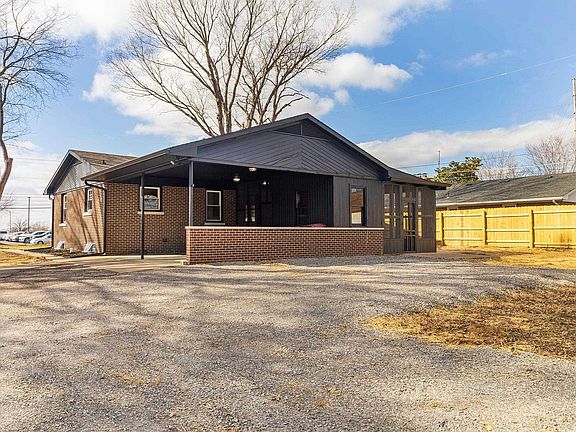 2nd image of 1220 Lower New Harmony Rd