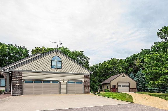 2nd image of 1548 Maplewood Dr