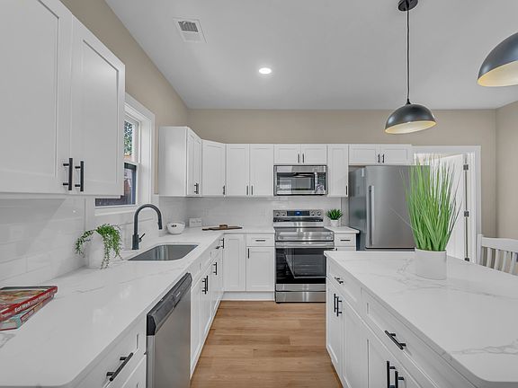 5th image of 36 Dorsey Blvd