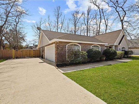 2nd image of 707 Stonewood Dr