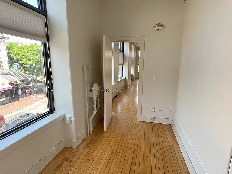 179 College St #1 — Photo 10