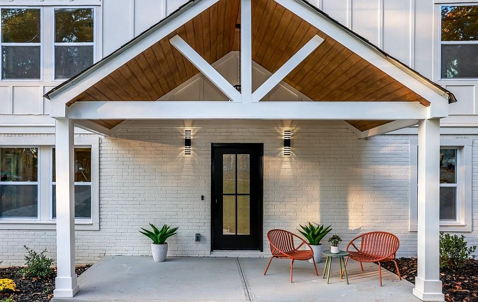 1st image of 2566 Creekwood Ter