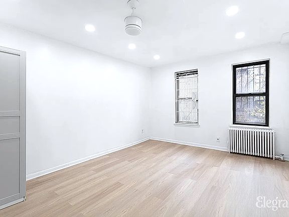 2nd image of 426 W 46th St APT 2D