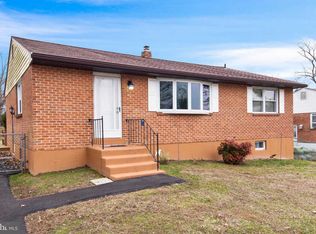 32 Tiverton Cir, Newark, DE 19702