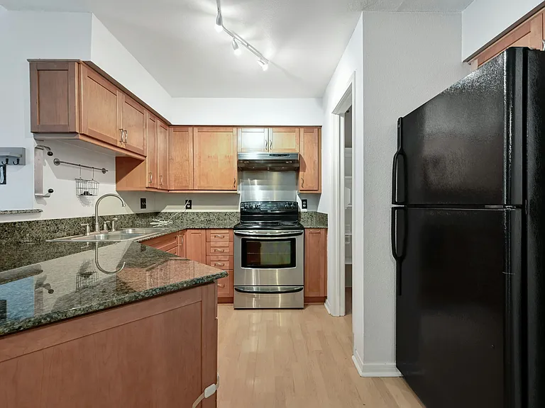 2450 Wickersham Ln #710 — Photo 8