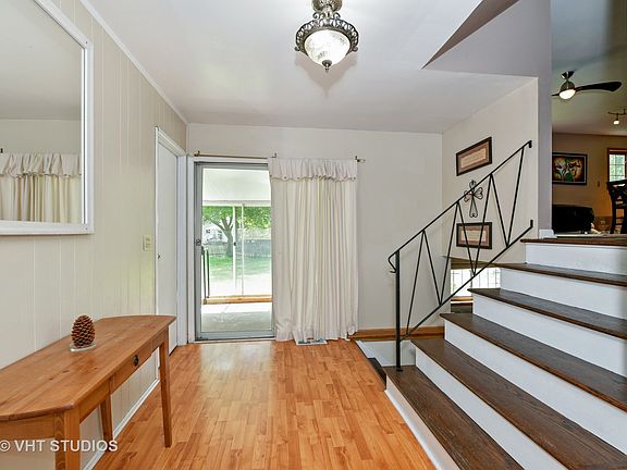 2nd image of 2621 Diamond Ct