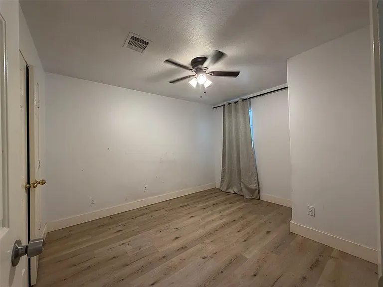 5915 Shining Leaf Ct — Photo 20