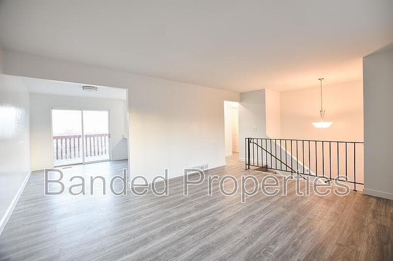 1st image of 5849 S Country Hills Dr