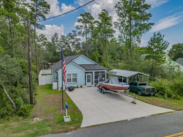 143 Georgia St, Lanark Village, FL 32323
