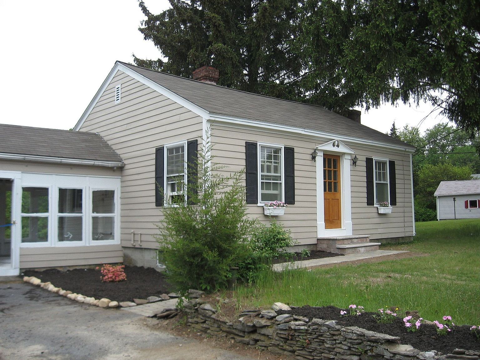 101 White St, Lunenburg, MA 01462 Zillow