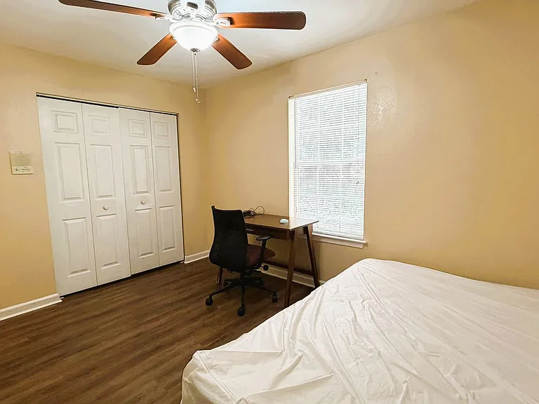 2173 Timberwood Cir S — Photo 12