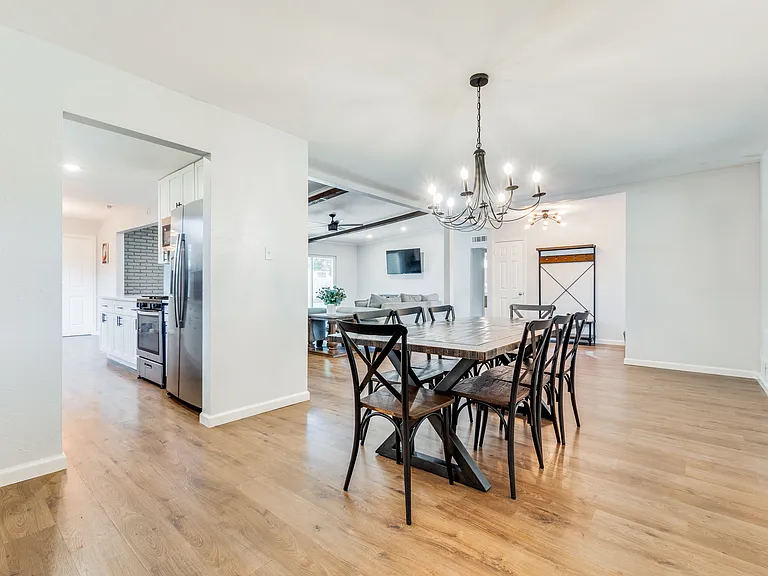 5221 Elkridge Dr — Photo 18