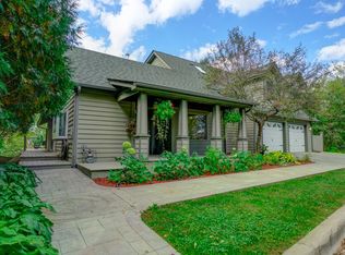 1902 4th St N, Stillwater, MN 55082