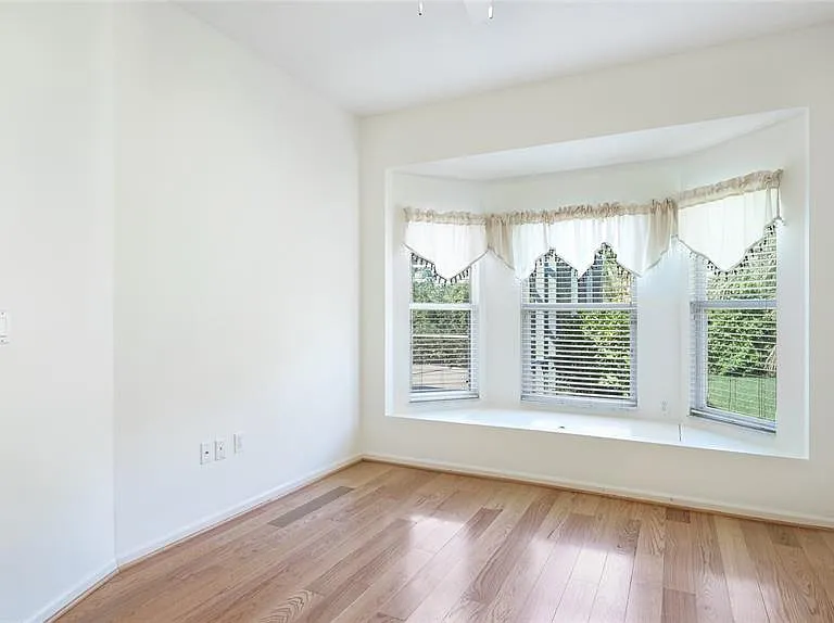 534 Oak Bay Dr — Photo 31