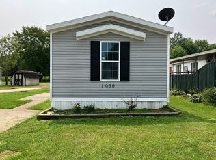 1066 S Park Dr, Brookfield, OH 44403