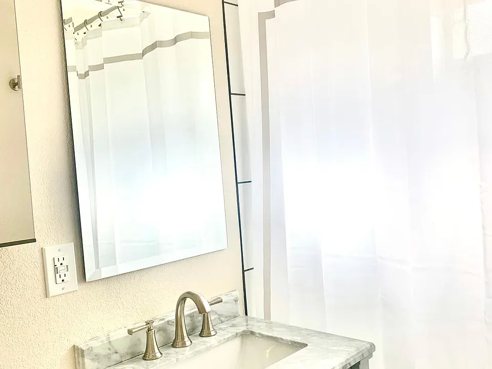 1077 Colorado Blvd #4