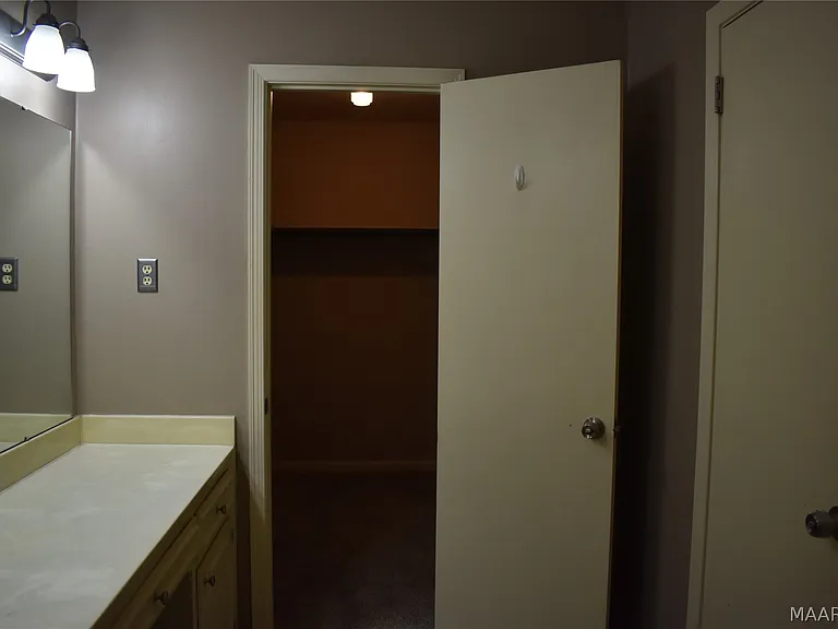 414 Arrowhead Dr — Photo 25