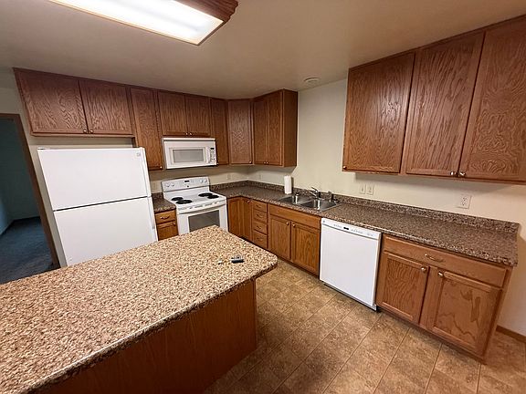 4th image of 15 11th St NE #28