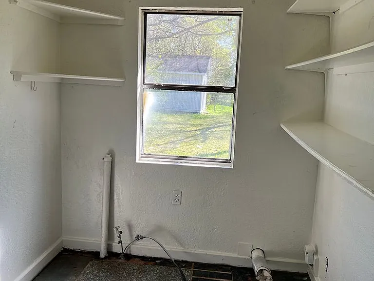 1704 S Hutchings Blvd — Photo 13