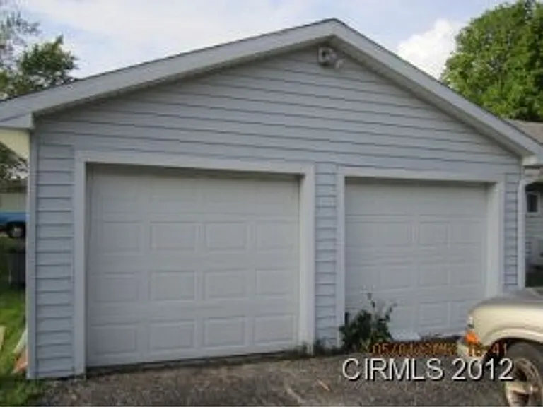 1833 S Market St — Photo 2