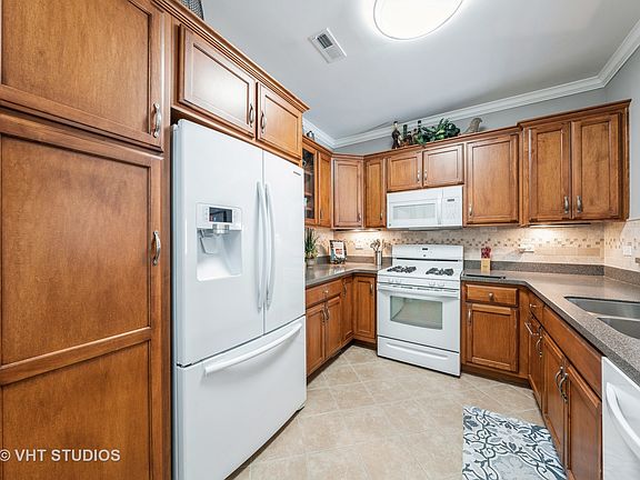 3rd image of 2692 Stone Cir Unit 206