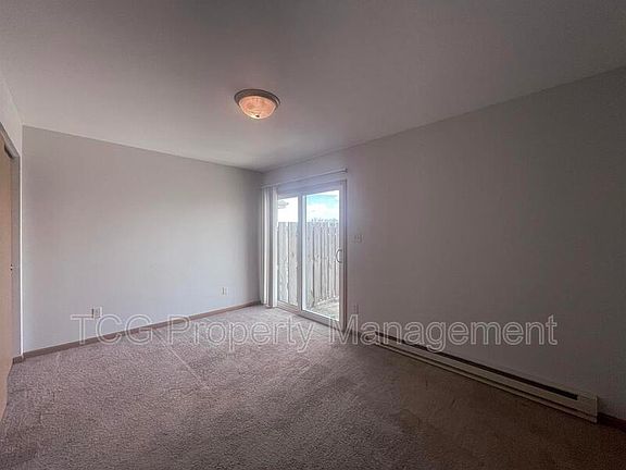 4th image of 1102 Carrie Ln APT 6