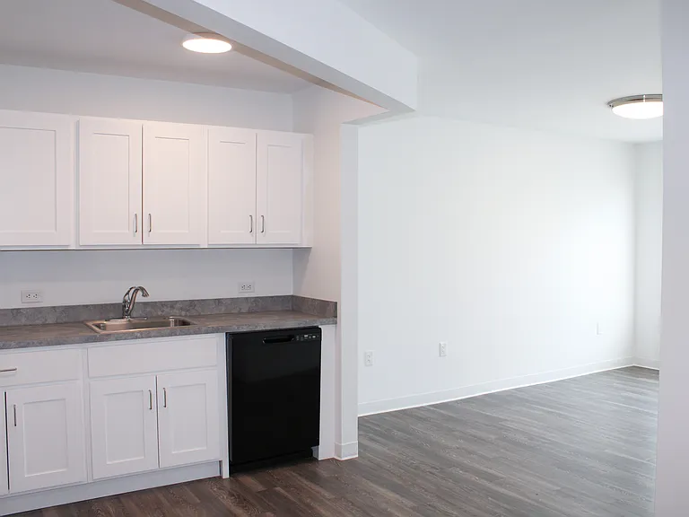 Point and Ravine Apartments — Photo 7