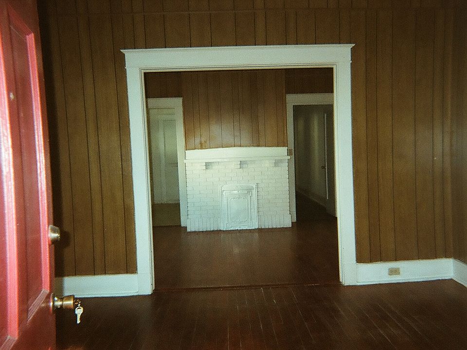 2nd image of 2308 Joliet St