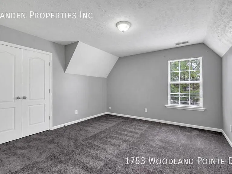 1753 Woodland Pointe Dr — Photo 32