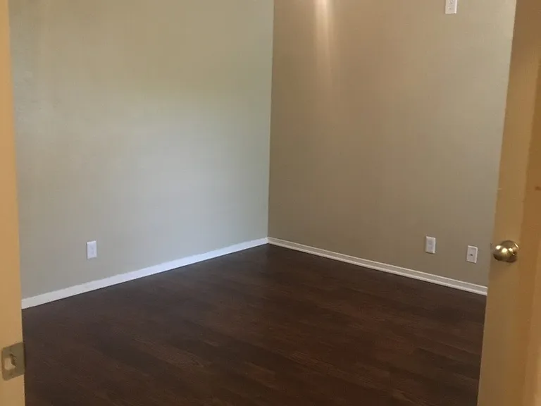 1500 Northwest Blvd — Photo 7