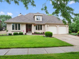 1027 Coach Ln, Lemont, IL 60439