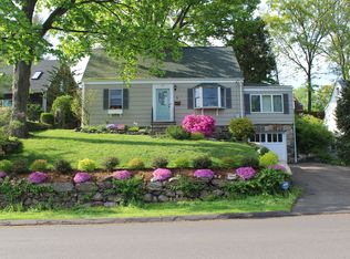 9 Lockwood Ln, Norwalk, CT 06851