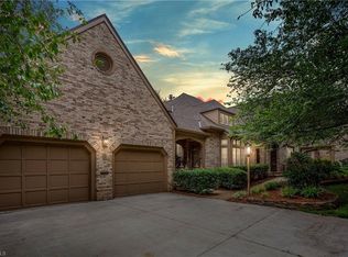 1 Lands End Dr, Greensboro, NC 27408