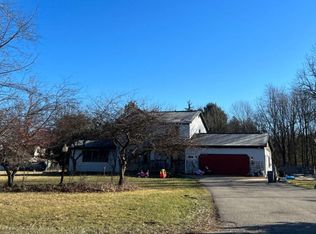 10700 Milford Rd, Holly, MI 48442