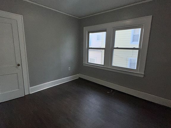 5th image of 9 Rosedale Ave Floor 1